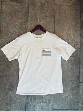 White Patagonia pocket logo T-shirt Size Medium 100% Organic Cotton